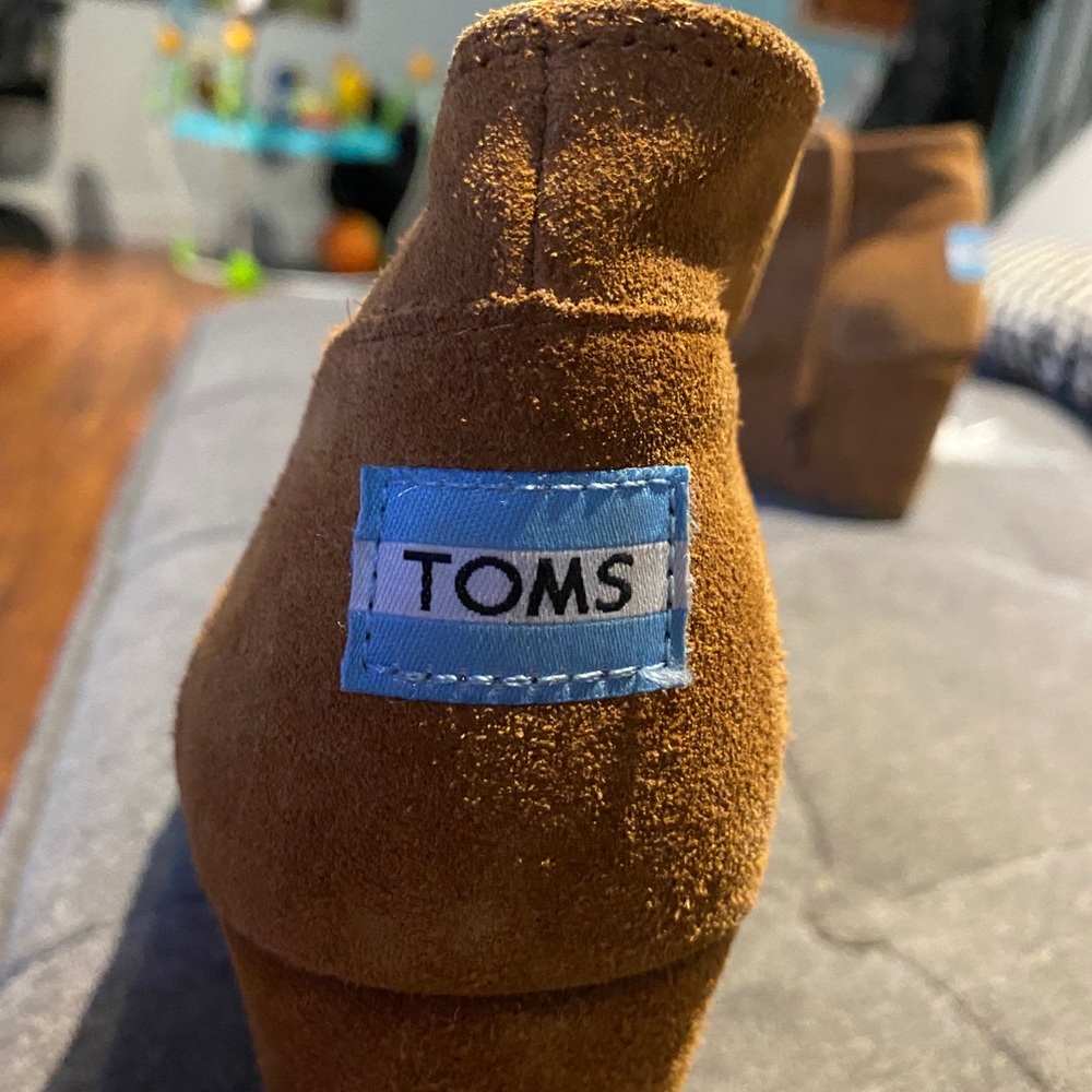 Wedge Tom Heels
